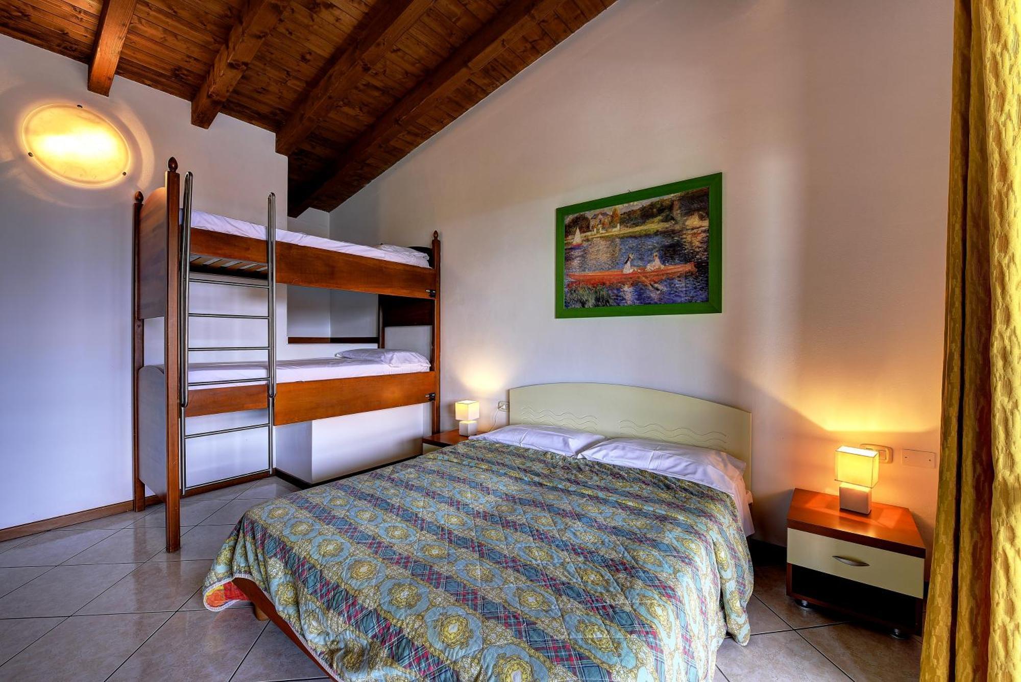 Italsol Residence Riai Moniga del Garda Номер фото